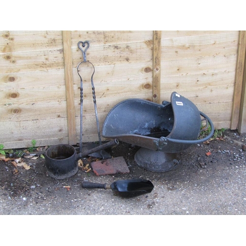 994 - COAL SCUTTLE AND TOOLS