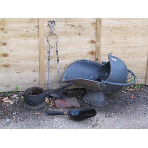 994 - COAL SCUTTLE AND TOOLS