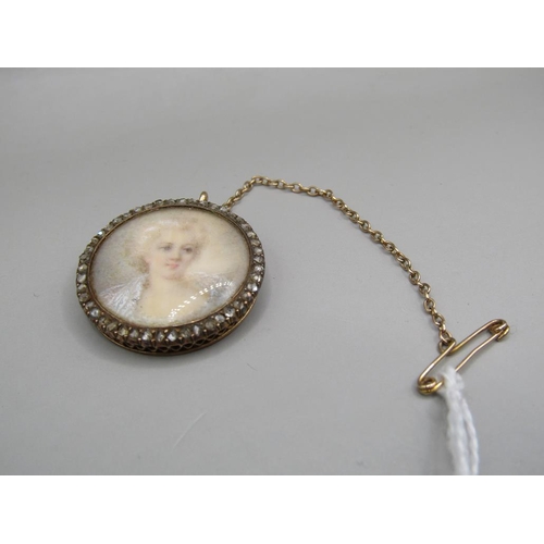 1472 - VICTORIAN GOLD PORTRAIT MINIATURE BROOCH WITH A DIAMOND BORDER