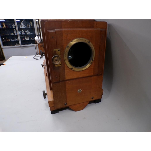 1375 - EARLY 20C MAGIC LANTERN EXTENDS TO 56CM CLOSED