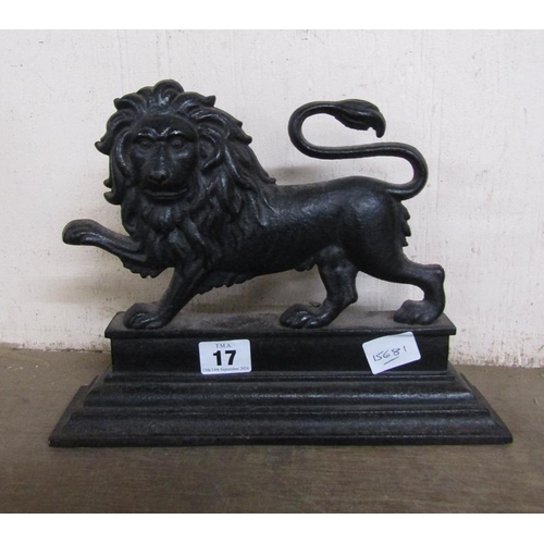 17 - CAST IRON LION DOORSTOP