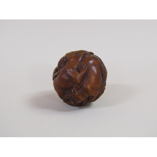 1339 - WOODEN NETSUKE IN THE FORM OF A BALL OF RATS