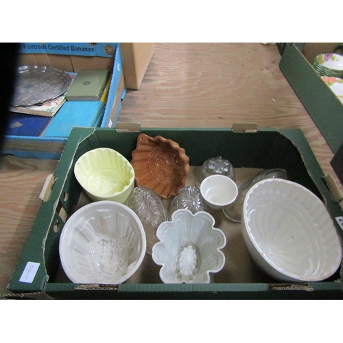 233 - QTY OF GLASS AND CERAMIC JELLY MOULDS
