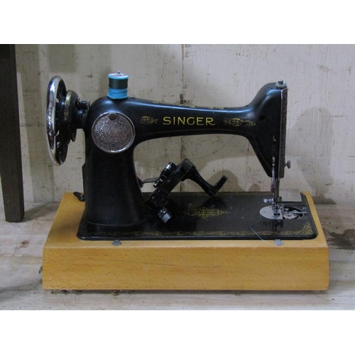 554 - STOOL AND SEWING MACHINE