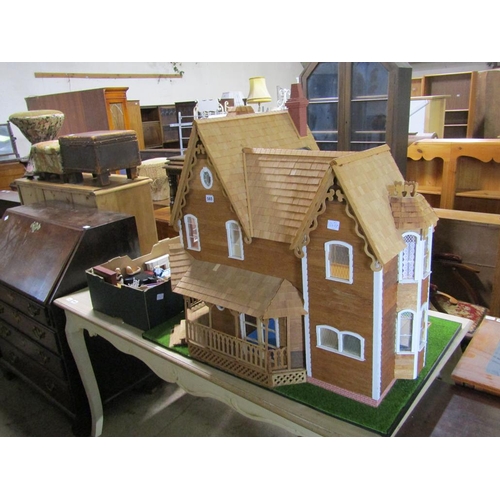 565 - WOODEN DOLLS HOUSE AND FURNITURE ETC - house with electric lighting