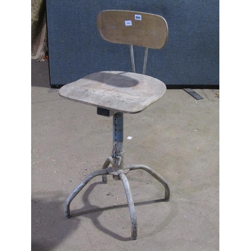 660 - INDUSTRIAL SWIVEL CHAIR