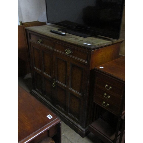 671 - VICTORIAN OAK CUPBOARD