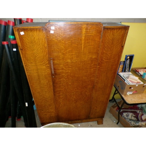 962 - 1930s OAK WARDROBE