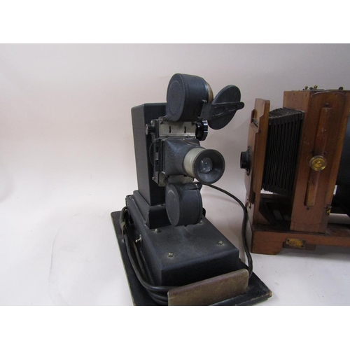 1218 - EARLY 20C MAGIC LANTERN; PROJECTOR