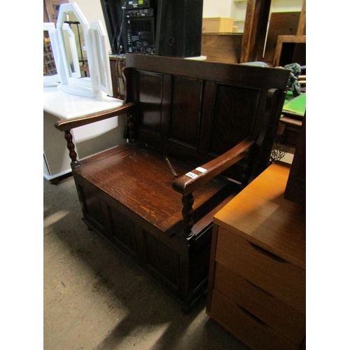 562 - 1930s OAK MONKS BENCH