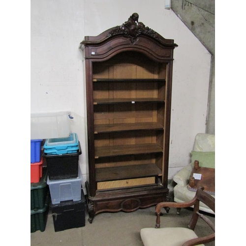 672 - ARMOIRE