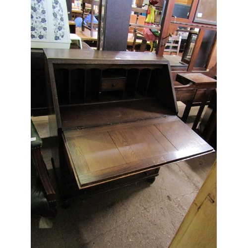 719 - OAK BUREAU