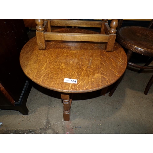 809 - OAK OCCASIONAL TABLE