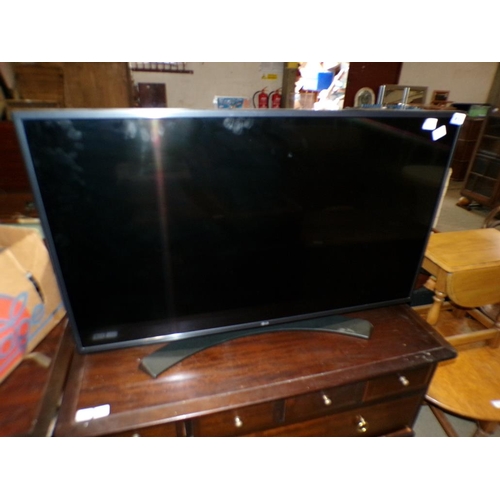 810 - LG TV