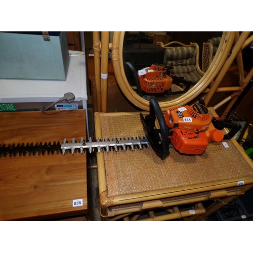 834 - PETROL HEDGE TRIMMER