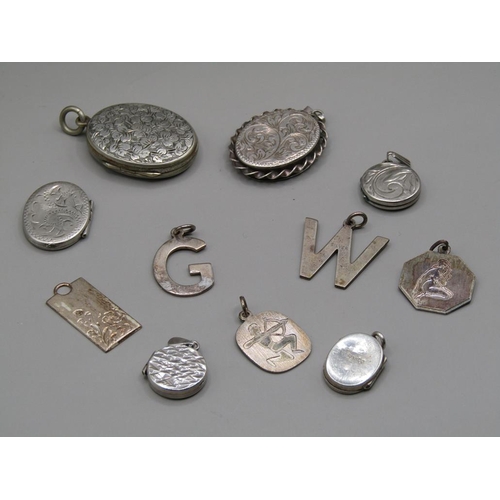 1432 - BOX OF SILVER PENDANT LOCKETS AND SILVER PENDANTS