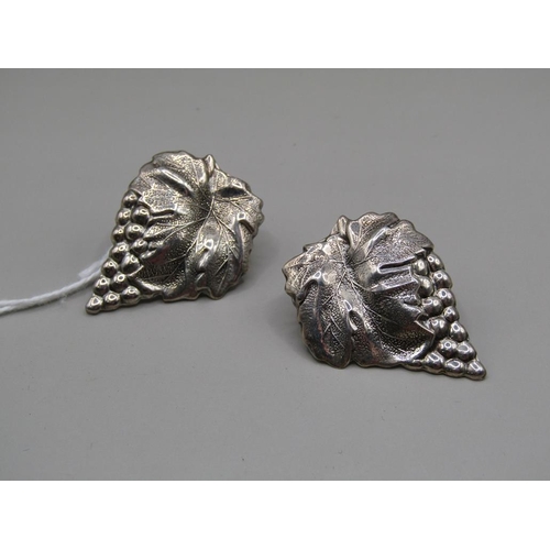 1473 - SILVER GRAPE EARRINGS