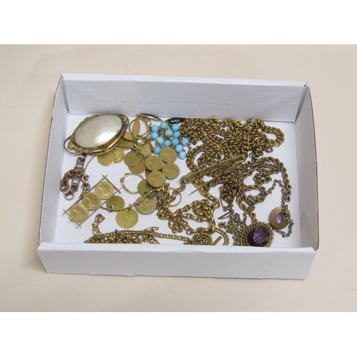 1369 - BOX OF GILT METAL AND OTHER JEWELLERY TO INC. BRACELETS, BROOCHES, NECKLACES ETC.