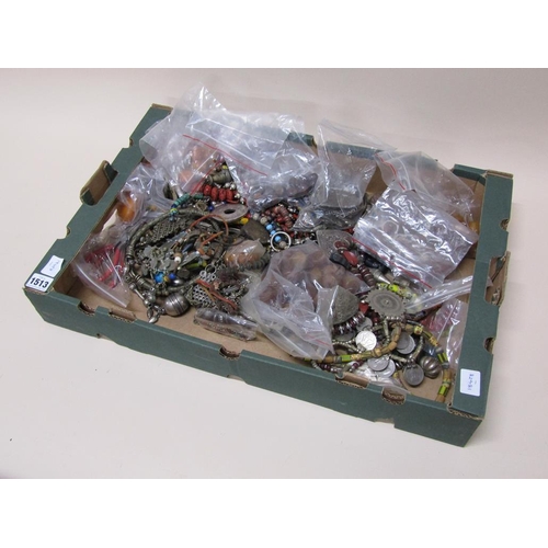 1513 - LARGE TRAY OF MIXED AFRICAN STYLE JEWELLERY TO INC. BEAD AND OTHER NECKLACES