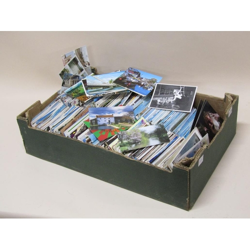 1578 - LARGE BOX OF MIXED POSTCARDS