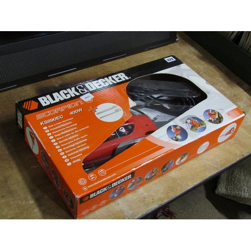 929 - BLACK AND DECKER SAW