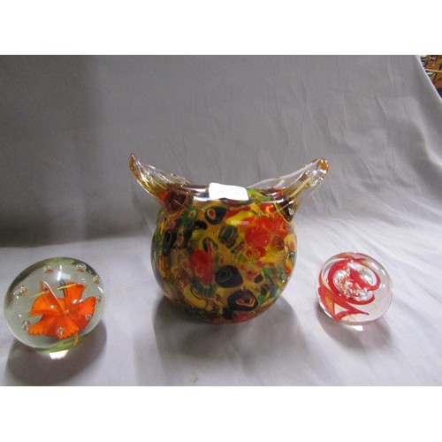 1619 - ART GLASS PAPERWEIGHTS AND AN OWL ORNAMENT 16cms H