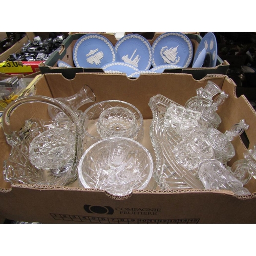 286 - BOX OF MOULDED AND CRYSTAL GLASS