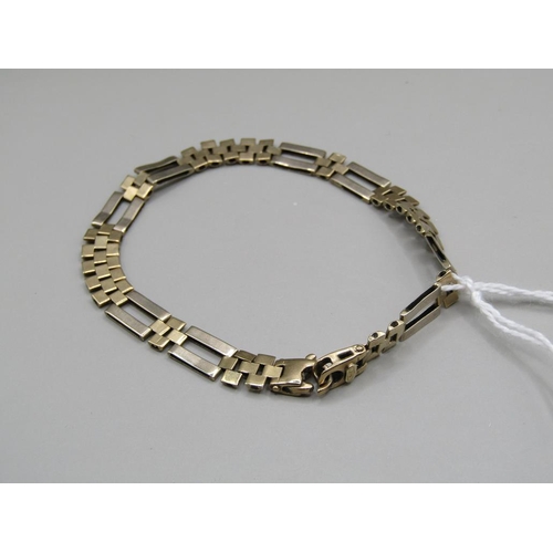 1603 - 9ct GOLD LINK BRACELET