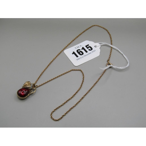 1615 - 15ct GOLD NECKLACE WITH A GOLD CABOCHON PENDANT