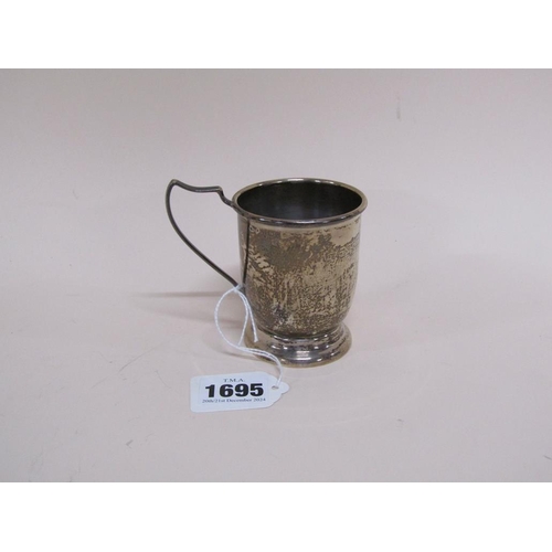 1695 - 20c SILVER CHRISTENING TANKARD ARNOLD E WILLIAMS BIRMINGHAM 1944 3ozt