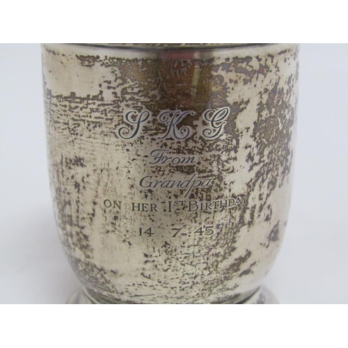 1695 - 20c SILVER CHRISTENING TANKARD ARNOLD E WILLIAMS BIRMINGHAM 1944 3ozt