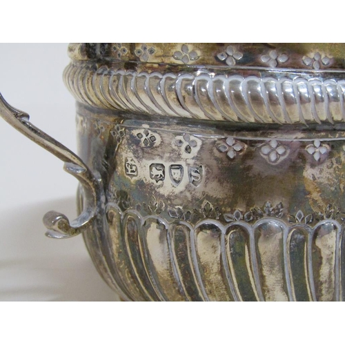 1699 - VICTORIAN TWO HANDLED SILVER CUP - LAMBERT AND CO. LONDON 1893 4.7ozt