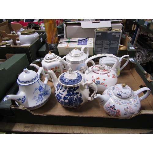 218 - BOX OF COLLECTORS TEAPOTS