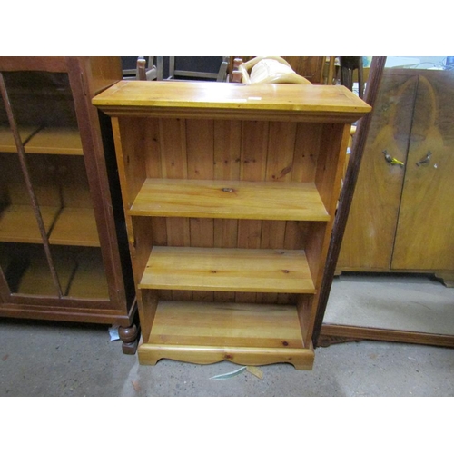 550 - MODERN PINE BOOKCASE