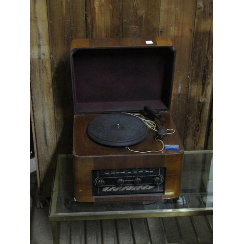 590 - VINTAGE RECORD PLAYER