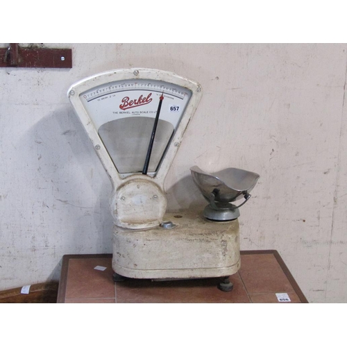 657 - SHOP SCALES