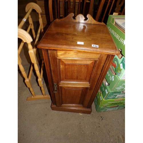 732 - VICTORIAN BEDSIDE CUPBOARD