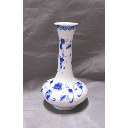 43 - MODERN B&W CHINESE VASE