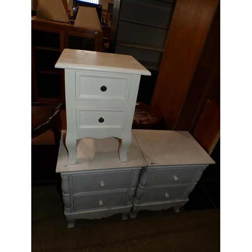 842 - THREE BEDSIDE CHESTS