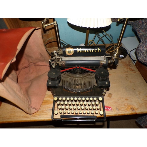 855 - MONARCH VINTAGE TYPEWRITER