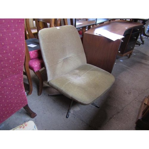 665 - SWIVEL CHAIR