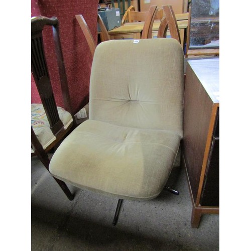 665 - SWIVEL CHAIR