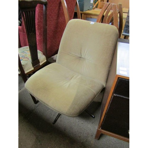 665 - SWIVEL CHAIR