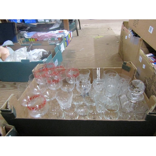 194 - BOX OF GLASS TO INCL CRYSTAL