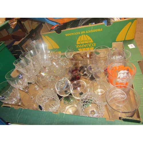 433 - BOX OF GLASSWARE TO INCL CRYSTAL