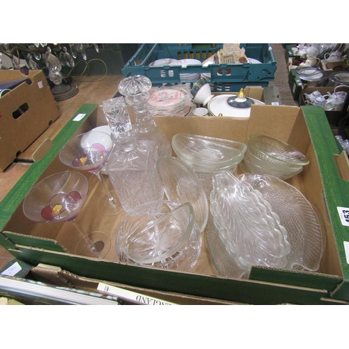 453 - BOX OF GLASSWARE