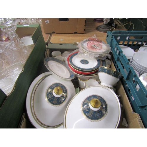 454 - BOX OF CHINA, TEA/TABLE WARES TO INCL WORCESTER ALPINE, DOULTON CARLYLE