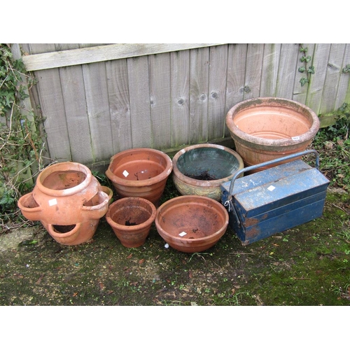 984 - TERRACOTTA POTS AND TOOLBOX