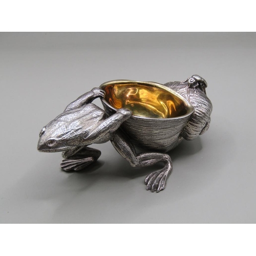 1517 - FRANCIS HOWARD LIMITED SILVER FROG PULLING SHELL TABLE SALT WITH GILT LINING, SHEFFIELD 2012 14.3ozt