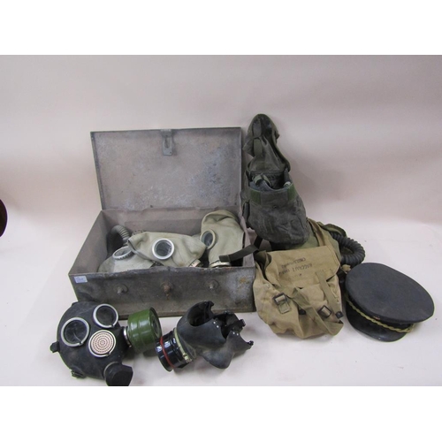 1289A - COLLECTION OF MILITARY EQUIPMENT TO INCL GAS MASKS, CARRYING BAGS ETC